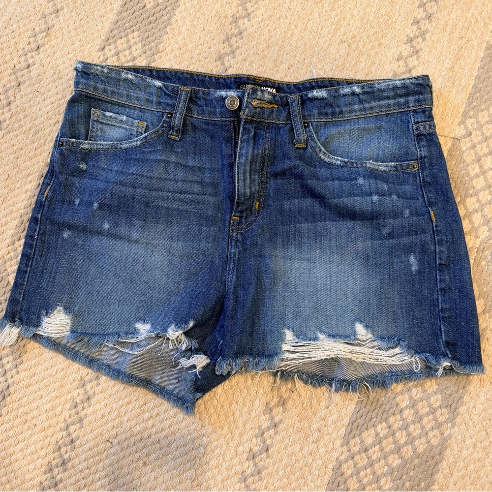 Fashion Nova Distressed Dark Blue Denim Women’s Shorts size 5
